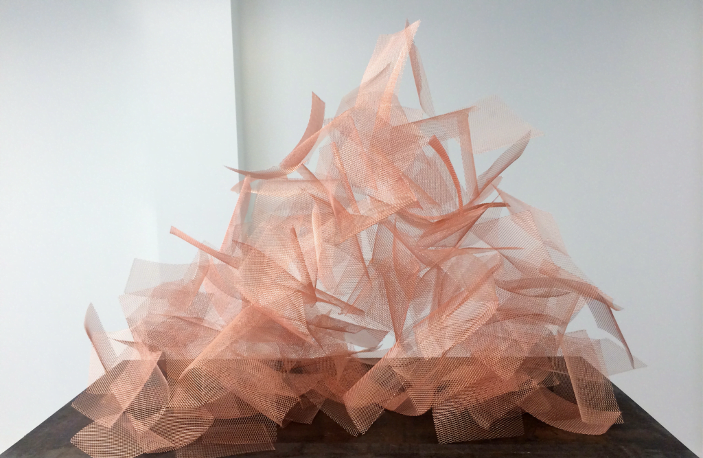 « MINIMAL GESTURES 1 » sculptures from breathing exercices, copper mesh, varying dimensions, 2014