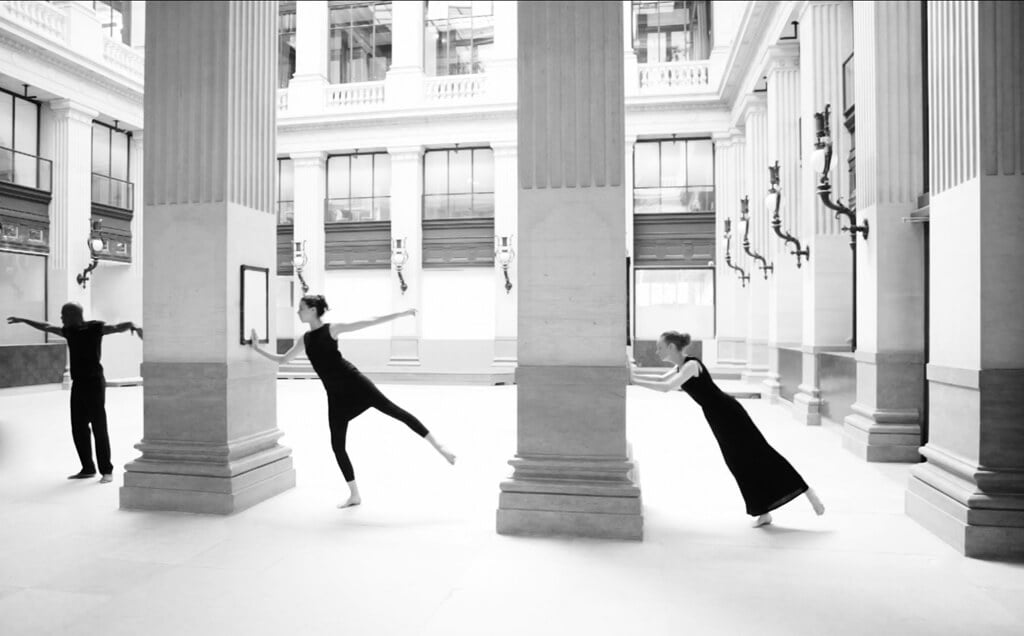 « ARCHITECTURES DANSÉES » Alice Anderson, Fabrice Legender and Yumi Rigout dancing with columns, 2017